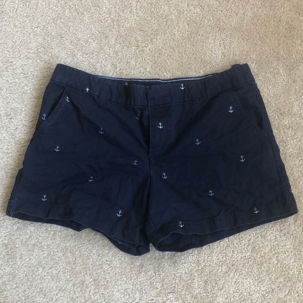 Shorts with anchors